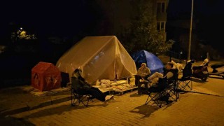 Sındırgıda depremler vatandaşı tedirgin ediyor