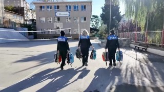 Sinop polisinden öğrencilere eğitim seti desteği