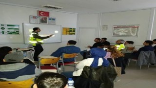 Sinopta sürücü adaylarına trafik eğitimi