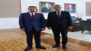 Şırnaka tam donanımlı 11 ambulans tahsis edildi