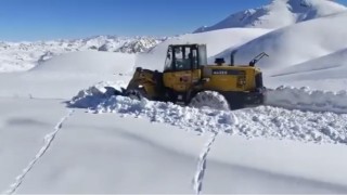 Şırnakta karla mücadele çalışmaları devam ediyor