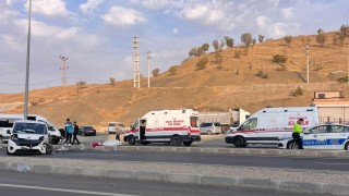 Şırnakta minibüsü ile hafif ticari araç çarpıştı: 19 yaralı