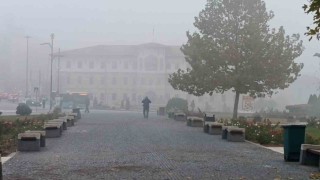 Sivasın tarihi kent meydanı sislere gömüldü