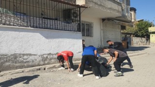 Spor Lisesi öğrencileri çevreye el attı, mahalleyi temizledi
