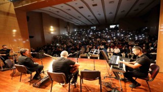 SUBÜden uluslararası öğrencilere türkü konseri