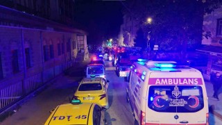 Sultanbeylide ahşap ev küle döndü