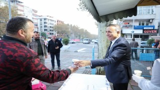 Sultangazi Belediyesinden vatandaşlara çorba ikramı