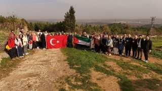 Sultangazide anlamlı Öğretmenler Günü yürüyüşü: Şehitler ve Gazze de ki kadınlar unutulmadı