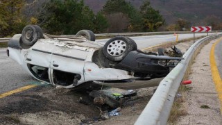 Takla atan otomobil alev aldı: 2 yaralı