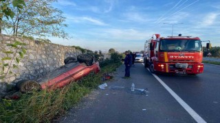 Takla atan otomobilde 2 kişi yaralandı