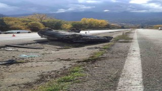 Takla atan otomobilden 2 kişi yaralı kurtuldu