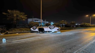 Takla atarak, ters dönen otomobilin sürücüsü yaralandı