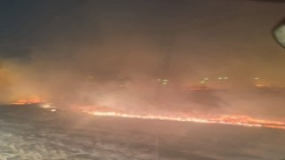 Tandırdan sıçrayan kıvılcımlar araziyi küle çevirdi