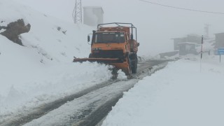 Tanin geçidinde yol açma çalışmaları başladı