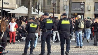 Taraftarlardan Dam Meydanında Galatasaraya coşkulu destek