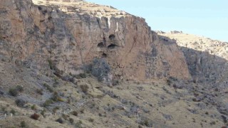 Tarihi Ansır Mağaraları korku mağarasına dönüştü