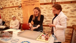 Tarihi mekanda ebru etkinliği