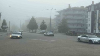 Tavşanlı şehir içerisinde sabah saatlerinde görüş mesafesi 50 metreye düştü