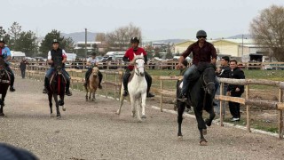 Tavşanlıda Rahvan At Yarışları büyük ilgi gördü