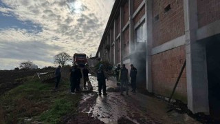 Tavuk çiftliğinin depo kısmında yangın