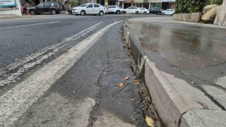 Tekirdağda su patlağı milli serveti caddeye akıttı: Tonlarca içme suyu heba oldu