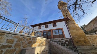 Tekke Arapdede Camii asırlık tarihiyle ziyaretçilere ve cemaate kapısını açıyor