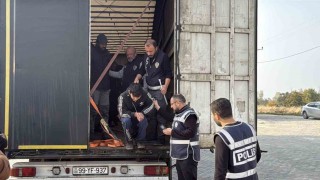 Tır dorsesine gizlenen 11 kaçak göçmen yakalandı