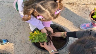 Toprağa dokunan minik eller Sakaryada umudu ekti