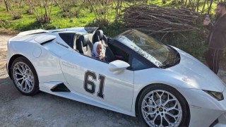 Trabzona Lamborghini ile geldi, köy yollarında ilgi odağı oldu