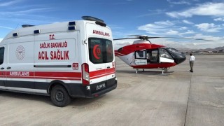 Trafik kazasında yaralanan şahıs ambulans helikopter ile Vana getirildi