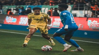 Trendyol Süper Lig: Çaykur Rizespor: 2 - Fenerbahçe: 0 (İlk yarı)