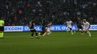 Trendyol Süper Lig: Kocaelispor: 1 - Galatasaray: 0 (İlk yarı)