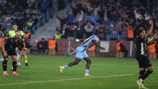 Trendyol Süper Lig: Trabzonspor: 1 - Alanyaspor: 0 (İlk yarı)