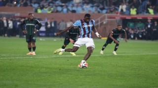 Trendyol Süper Lig: Trabzonspor: 1 - Konyaspor: 1 (İlk yarı)