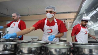 Türk Kızılay Elazığ Şubesinden 200 ihtiyaç sahibine sıcak yemek