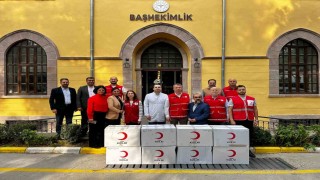 Türk Kızılay Manisadan tedavi gören vatandaşlara giysi desteği