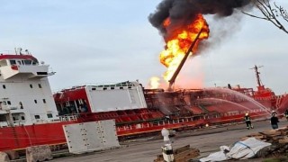 Türk tanker gemisi Ukrayna limanında vuruldu: Mürettebat sağ salim kurtuldu