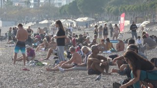 Türkiye soğukla mücadele ederken dünyaca ünlü sahilde yaz görüntüsü