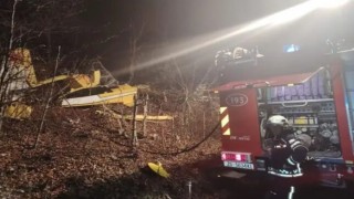 Türkiyeye ait yangın söndürme uçağı Hırvatistanda düştü: 1 şehit