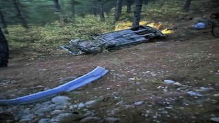 Uçuruma yuvarlanan araçtaki vatandaşı AFAD ekipleri çıkardı