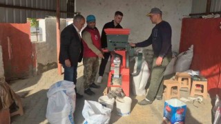 Üreticinin yüzü güldü: Ücretsiz pirinç soyma hizmeti