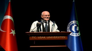 Uşak Üniversitesinde Akademik Yükselme ve Cübbe Giyme Töreni gerçekleşti