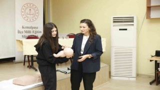 Uzman doktorlardan öğrencilere farkındalık eğitimi