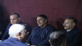 Vali Aksoy, şehit Üsteğmen Emre Mercanın baba ocağını ziyaret etti