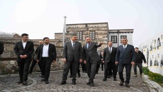 Vali Çiftçi, Dil ve Edebiyat Konağını inceledi, Edebiyat Sokağında gezdi