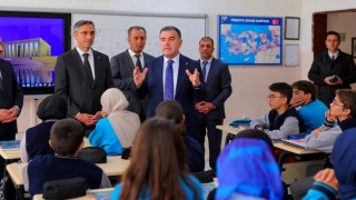 Vali Eldivandan gençlere: Zamanı verimli kullanın