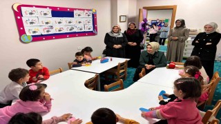 Vali eşi Berna Çiçek Kuran Kursunu ziyaret etti