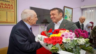 Vali Sözerden emekli öğretmenlere anlamlı buluşma