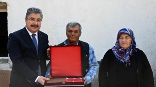 Vali Yılmaz, Gazi Hasan Kara’yı Evinde Ziyaret Etti