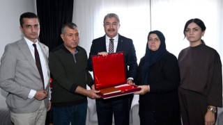 Vali Yılmaz’dan Şehit Ailesine Taziye Ziyareti
